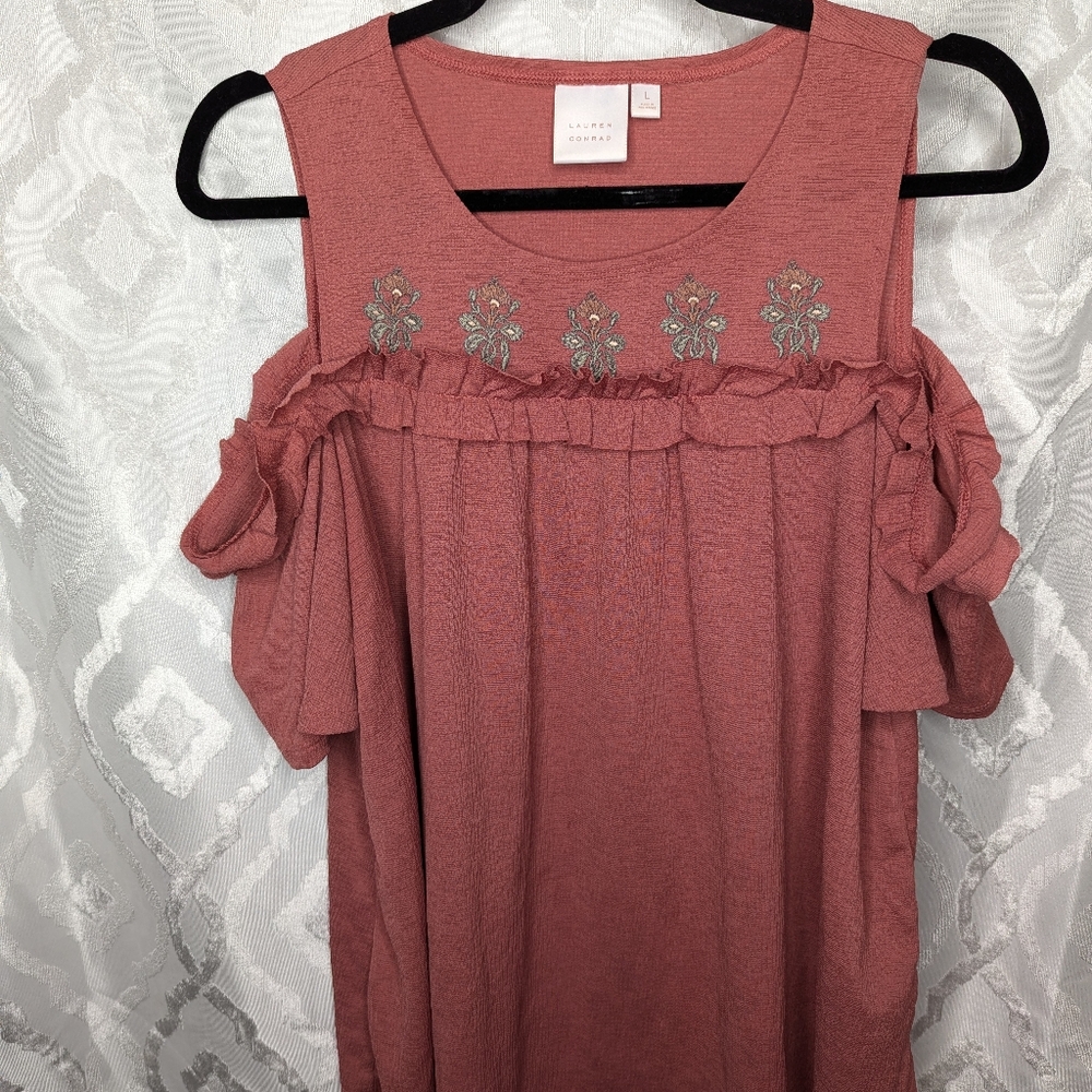 Cold shoulder top